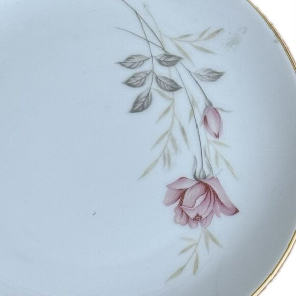 Camelot China American Rose 1655 Dinner
Plate - Vintage Floral Design - Picture 3 of 7